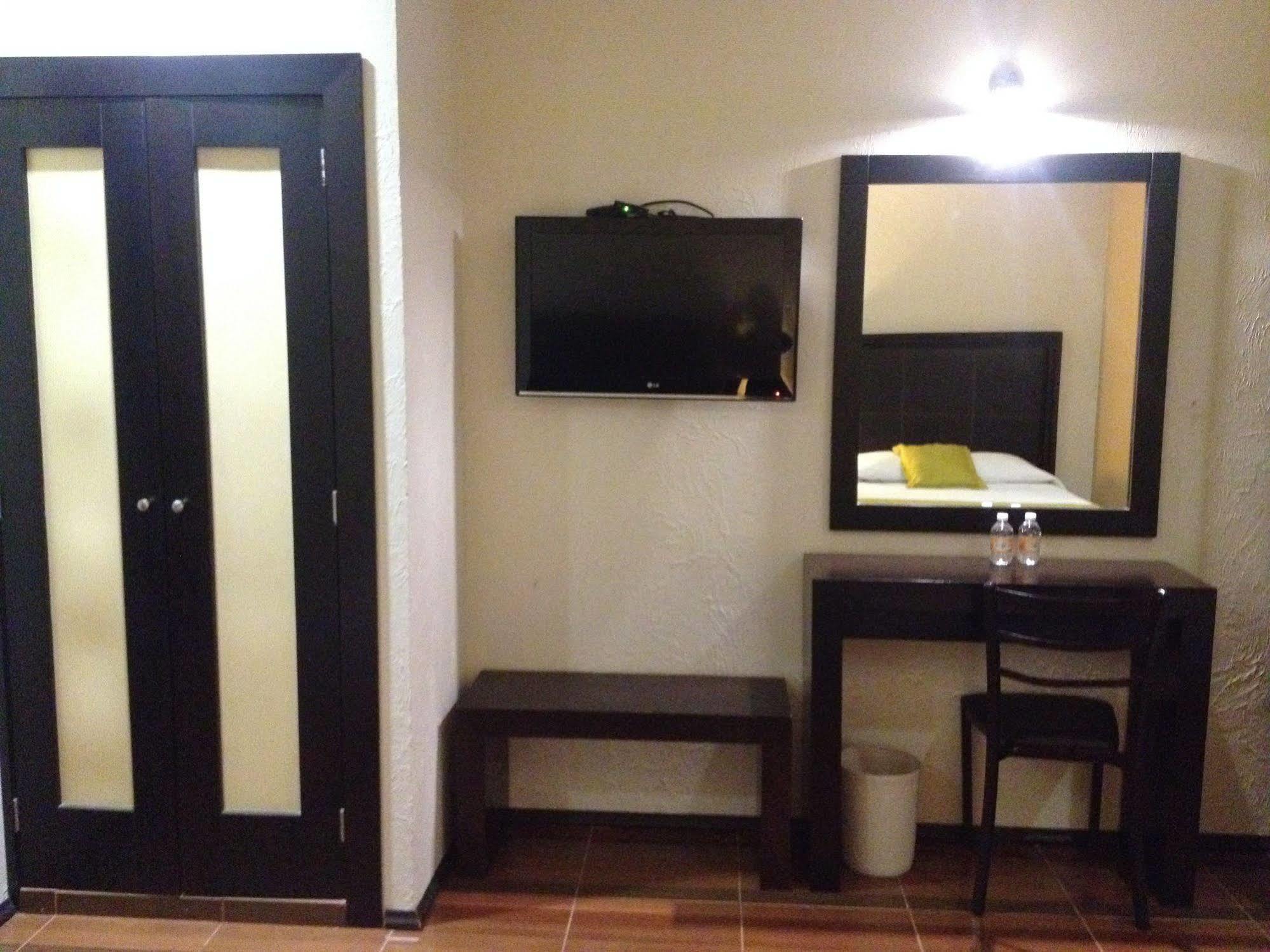 Hotel Majova Inn 贾拉普 外观 照片