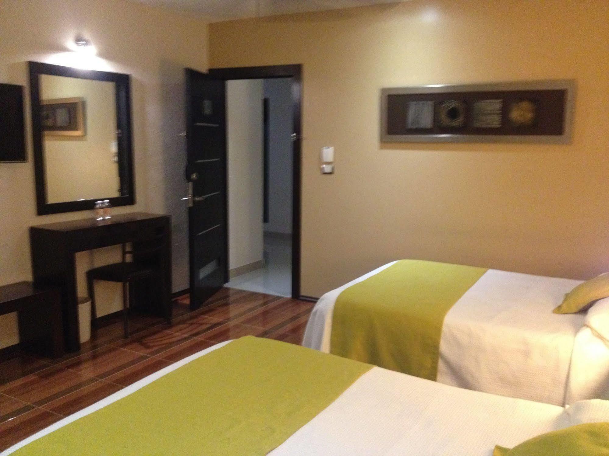 Hotel Majova Inn 贾拉普 外观 照片