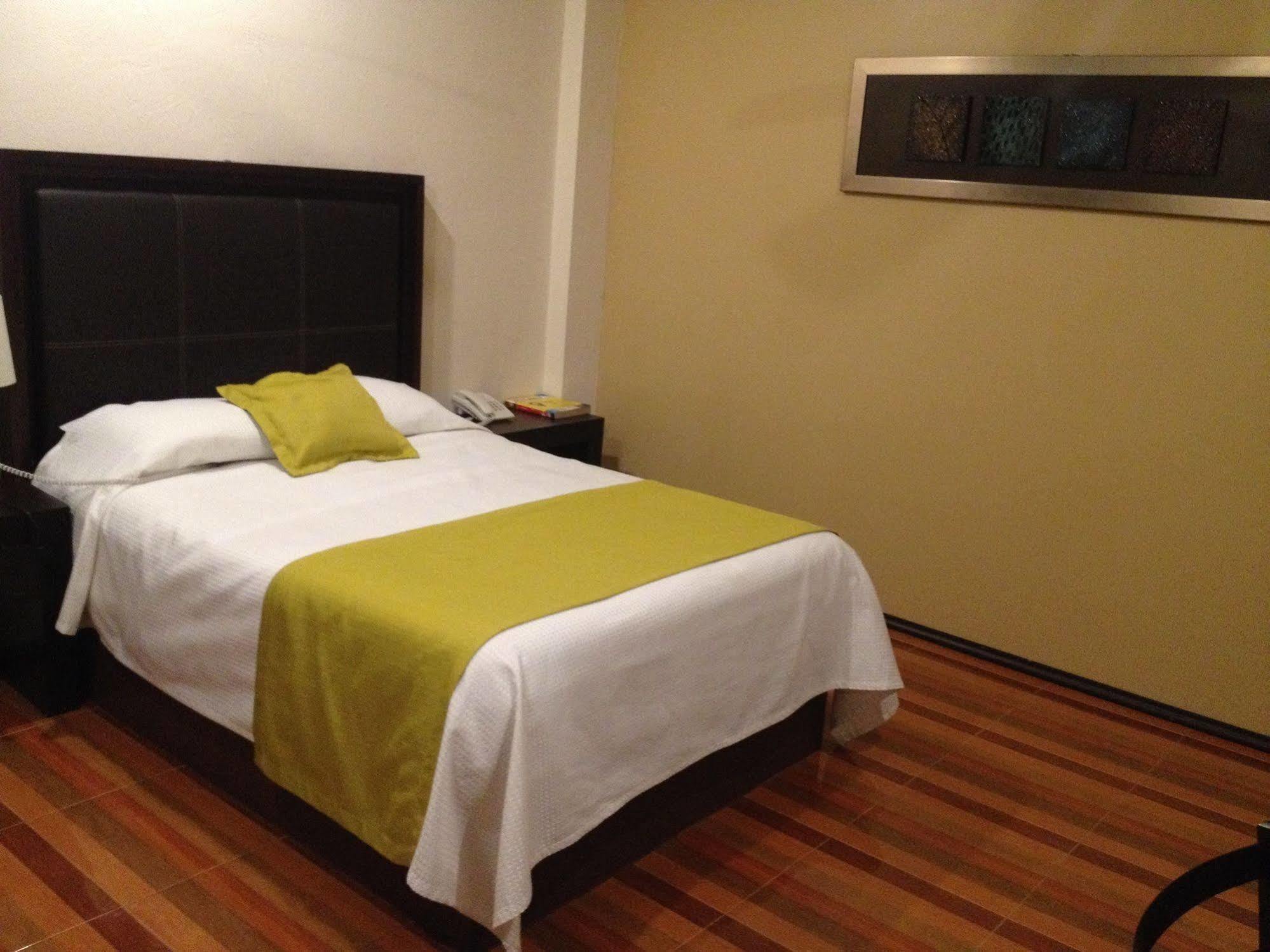Hotel Majova Inn 贾拉普 外观 照片